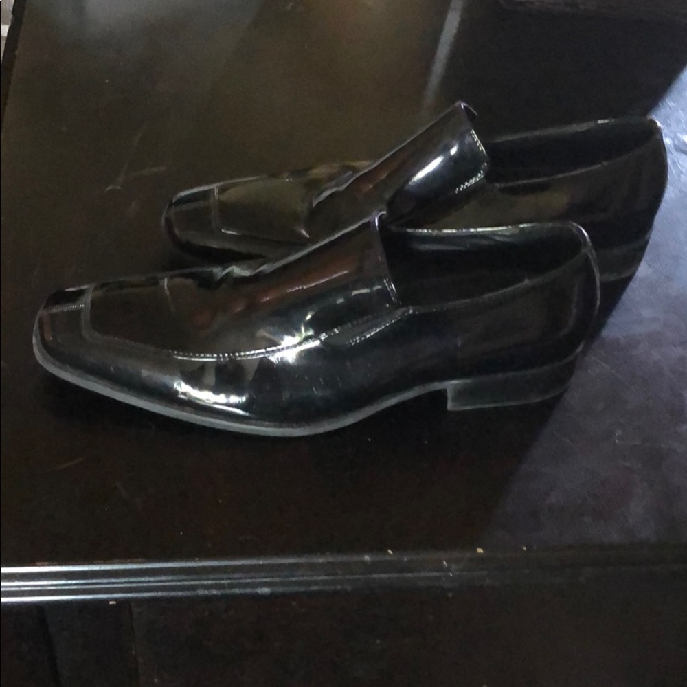 Dress shoes